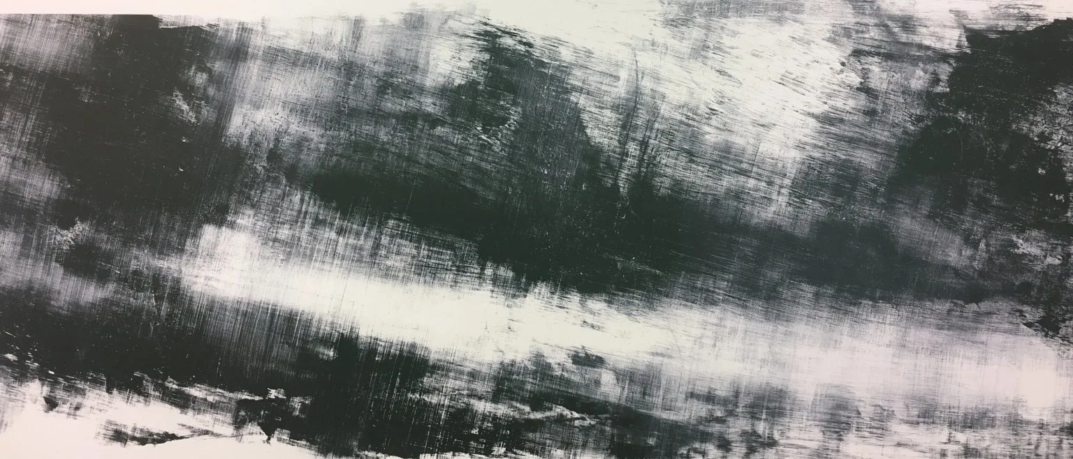 Dense grey cross-hatched brushwork opening to a pale horizontal band across the centre.